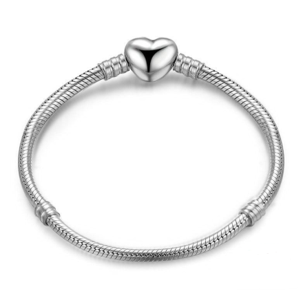 Heart-Shaped Bracelet with Unique Clasp Design